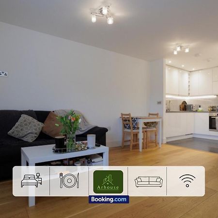 One Bedroom Apartment By Arhouse Apartments Short Lets & Serviced Accommodation Kingston With Free Wifi Kingston upon Thames  Buitenkant foto