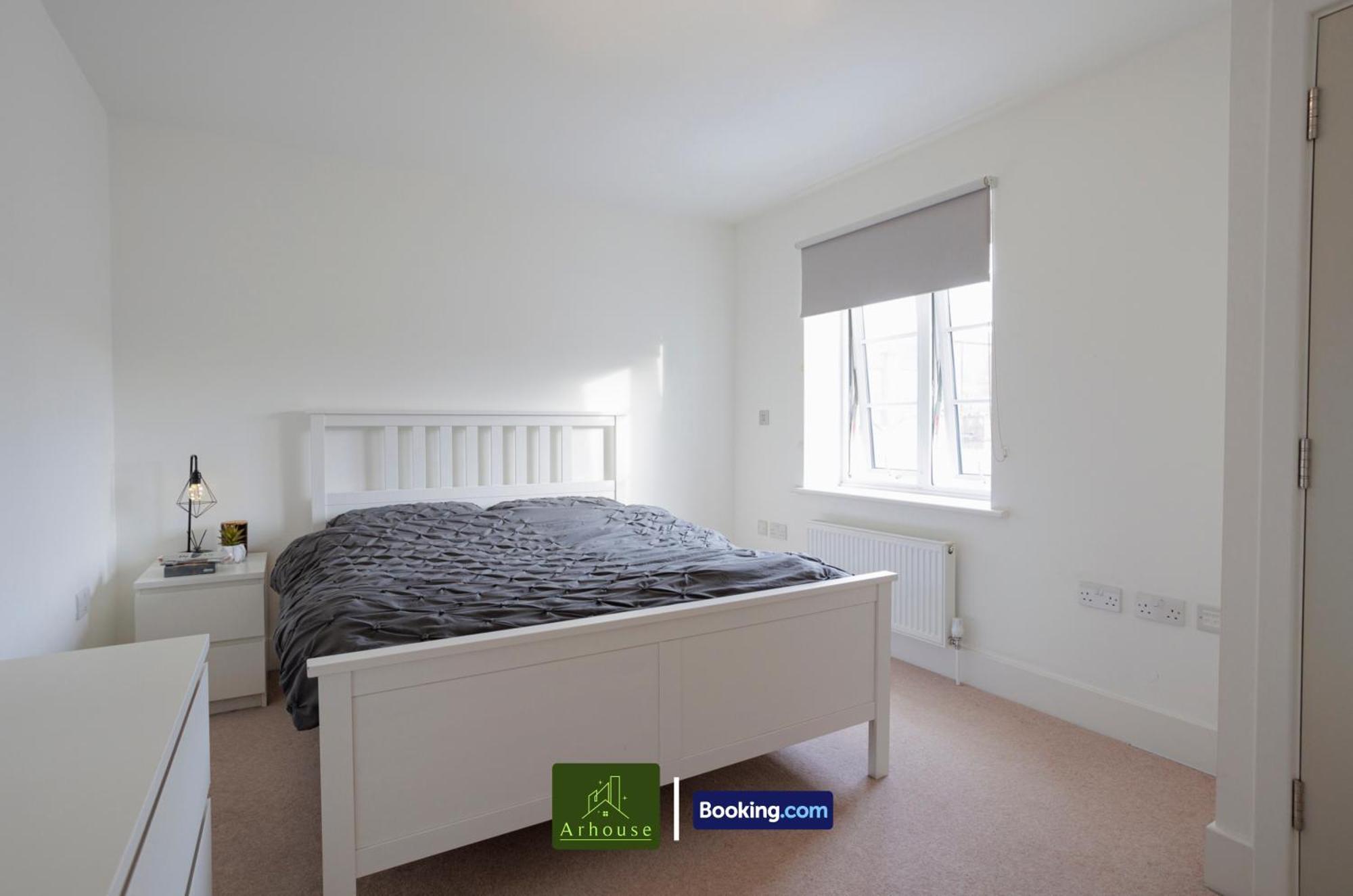 One Bedroom Apartment By Arhouse Apartments Short Lets & Serviced Accommodation Kingston With Free Wifi Kingston upon Thames  Buitenkant foto