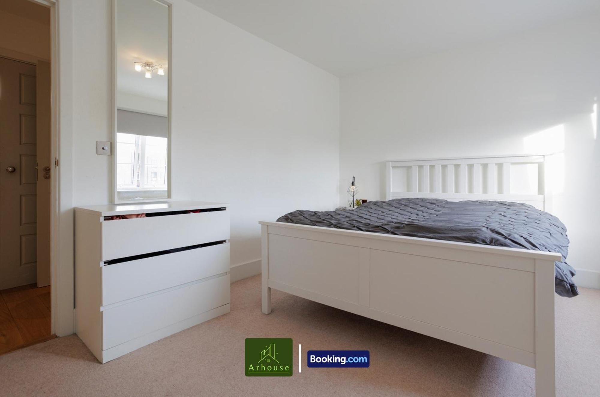 One Bedroom Apartment By Arhouse Apartments Short Lets & Serviced Accommodation Kingston With Free Wifi Kingston upon Thames  Buitenkant foto