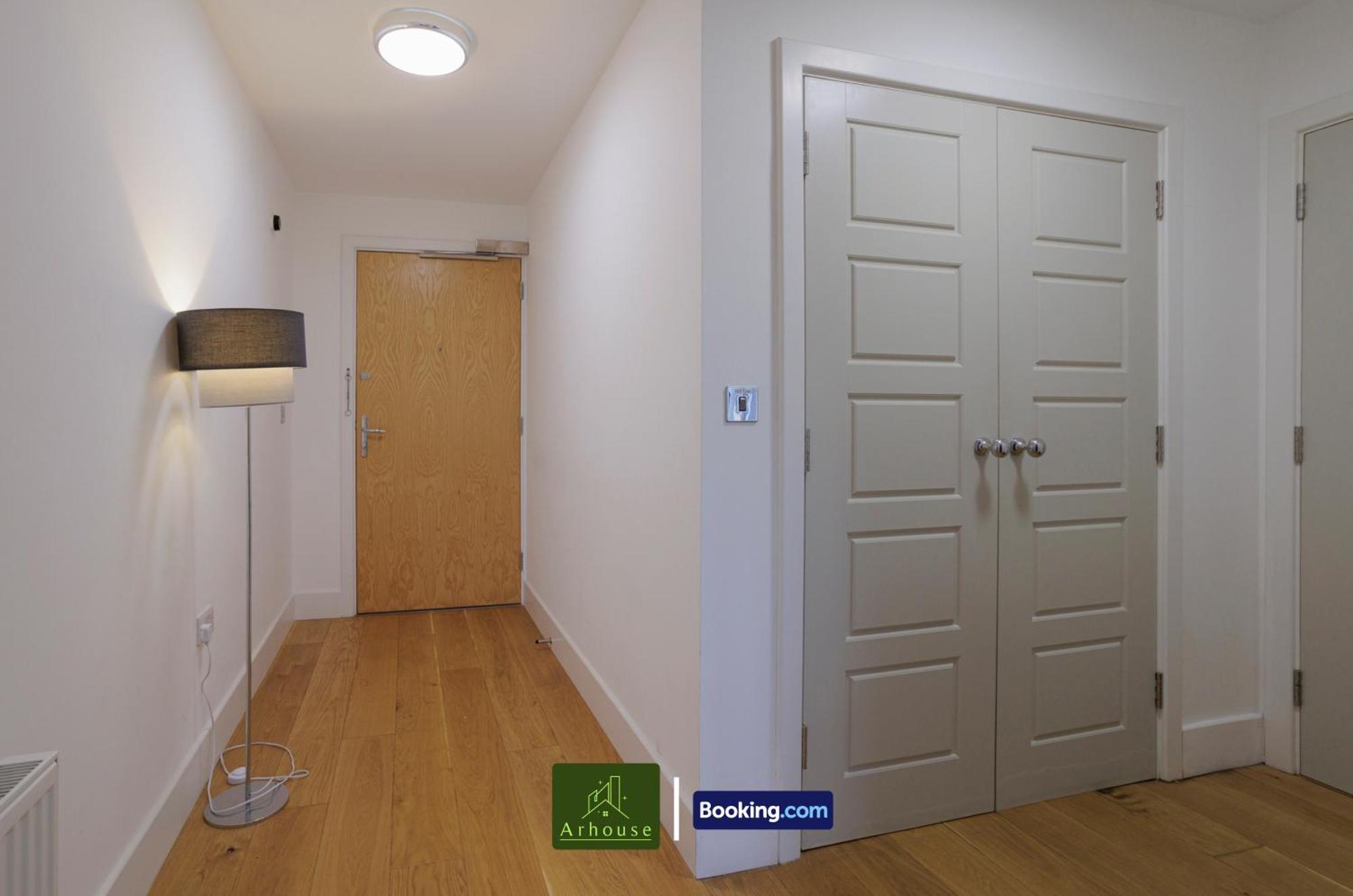 One Bedroom Apartment By Arhouse Apartments Short Lets & Serviced Accommodation Kingston With Free Wifi Kingston upon Thames  Buitenkant foto