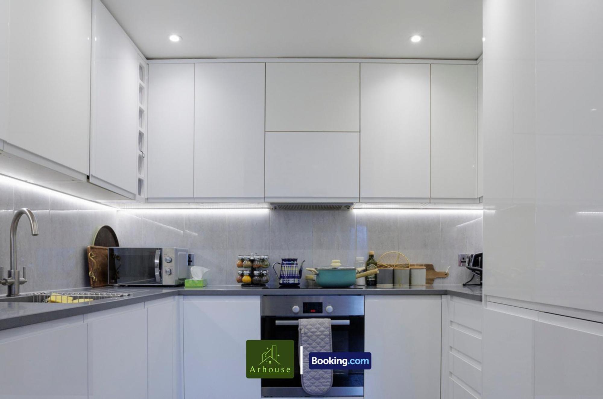 One Bedroom Apartment By Arhouse Apartments Short Lets & Serviced Accommodation Kingston With Free Wifi Kingston upon Thames  Buitenkant foto